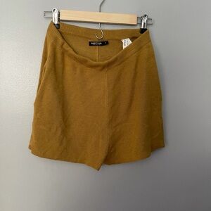 Nasty gal mustard sweater shorts M